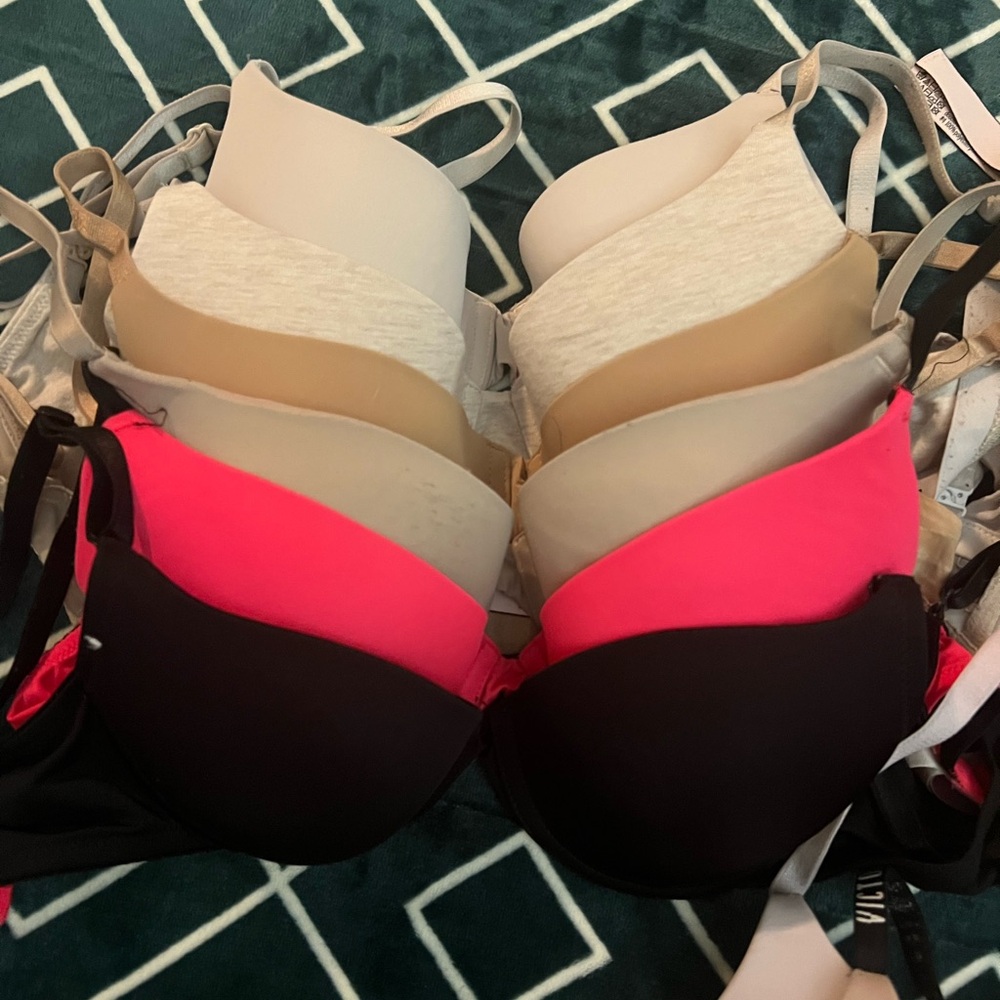 Lot of 11 bras. Size 32-34B